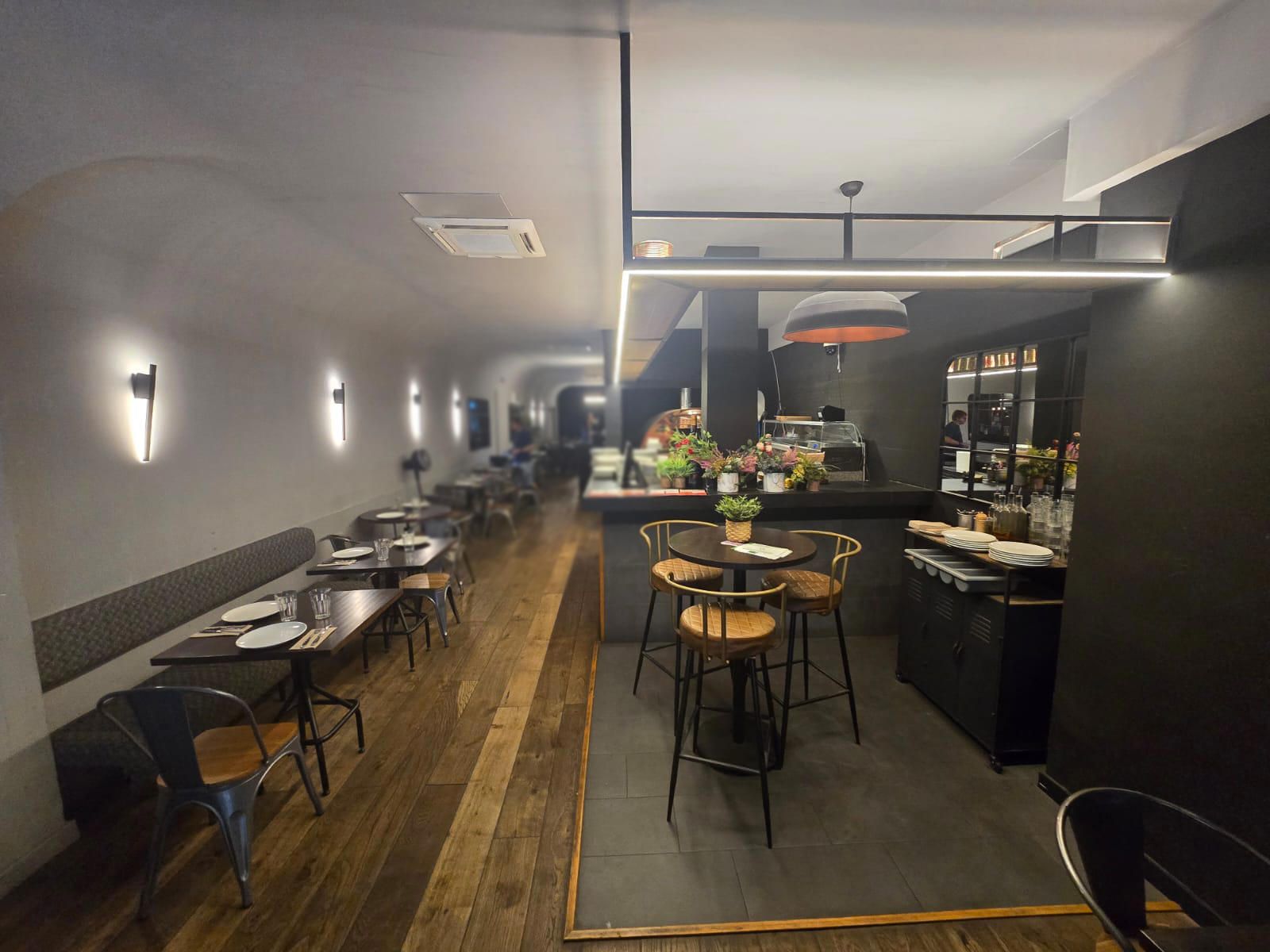 Beautiful restaurant for lease transfer with a C3-Mixed license in Eixample. - Foto 1