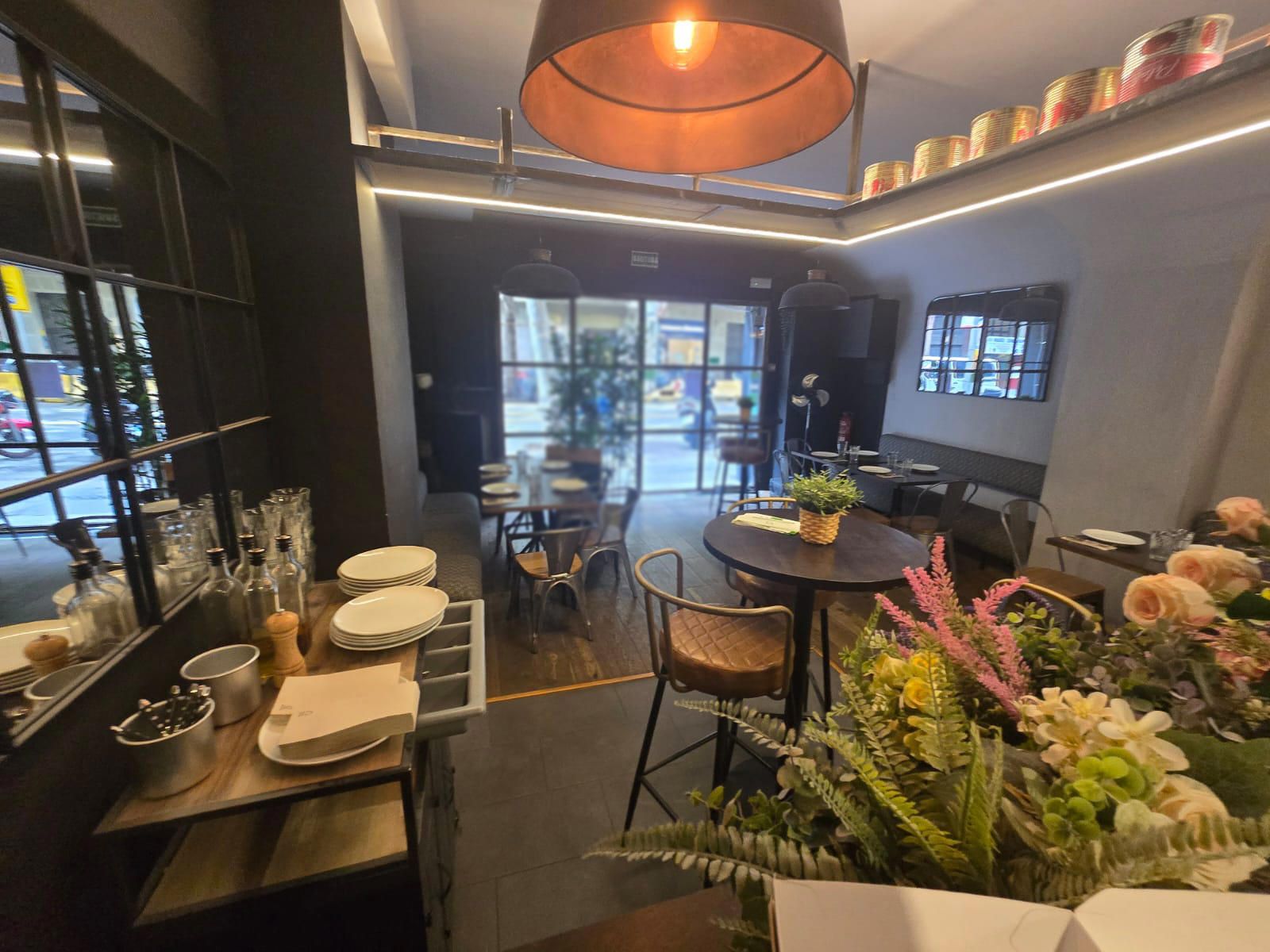 Beautiful restaurant for lease transfer with a C3-Mixed license in Eixample. - Foto 6