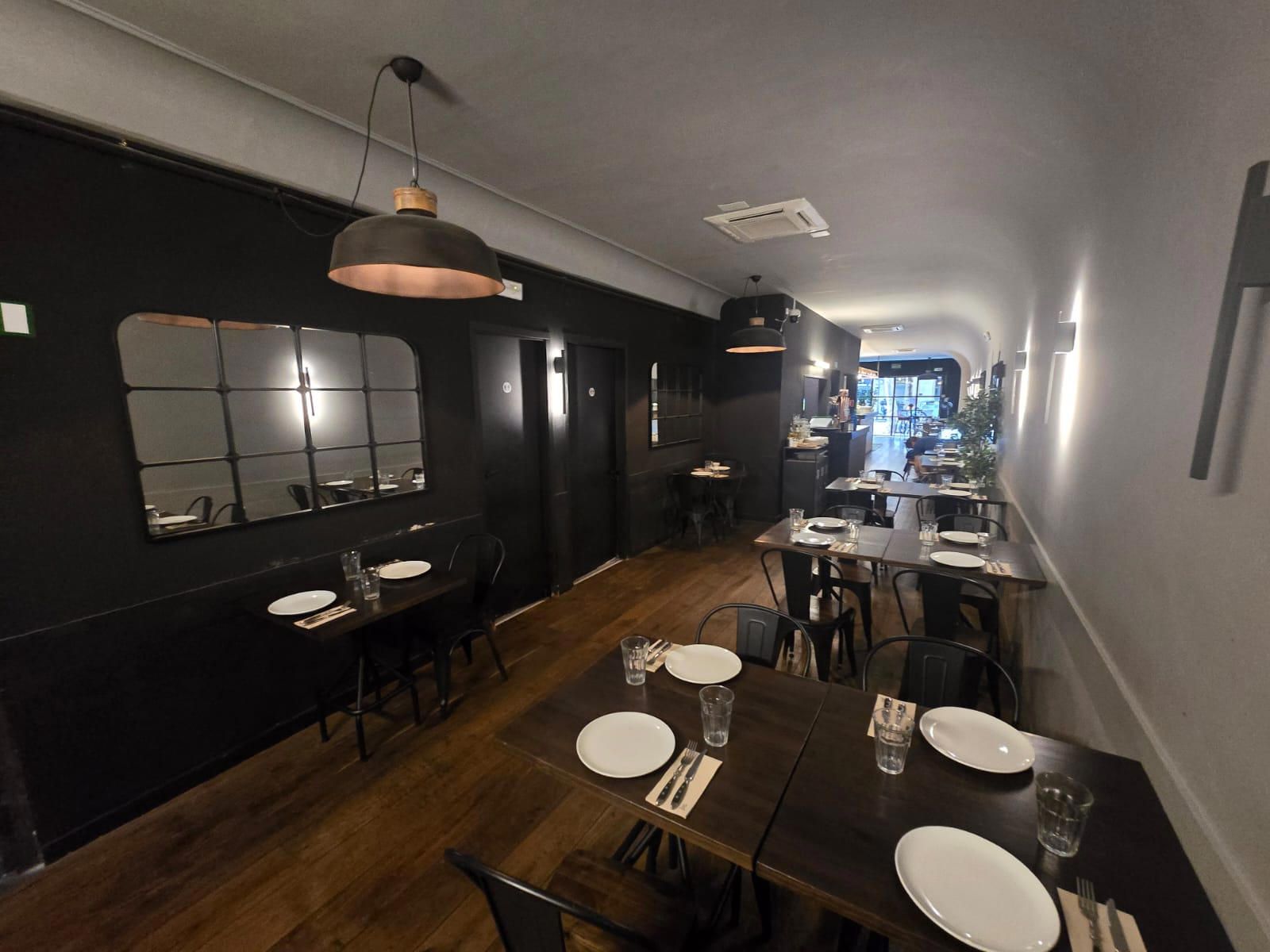 Beautiful restaurant for lease transfer with a C3-Mixed license in Eixample. - Foto 5