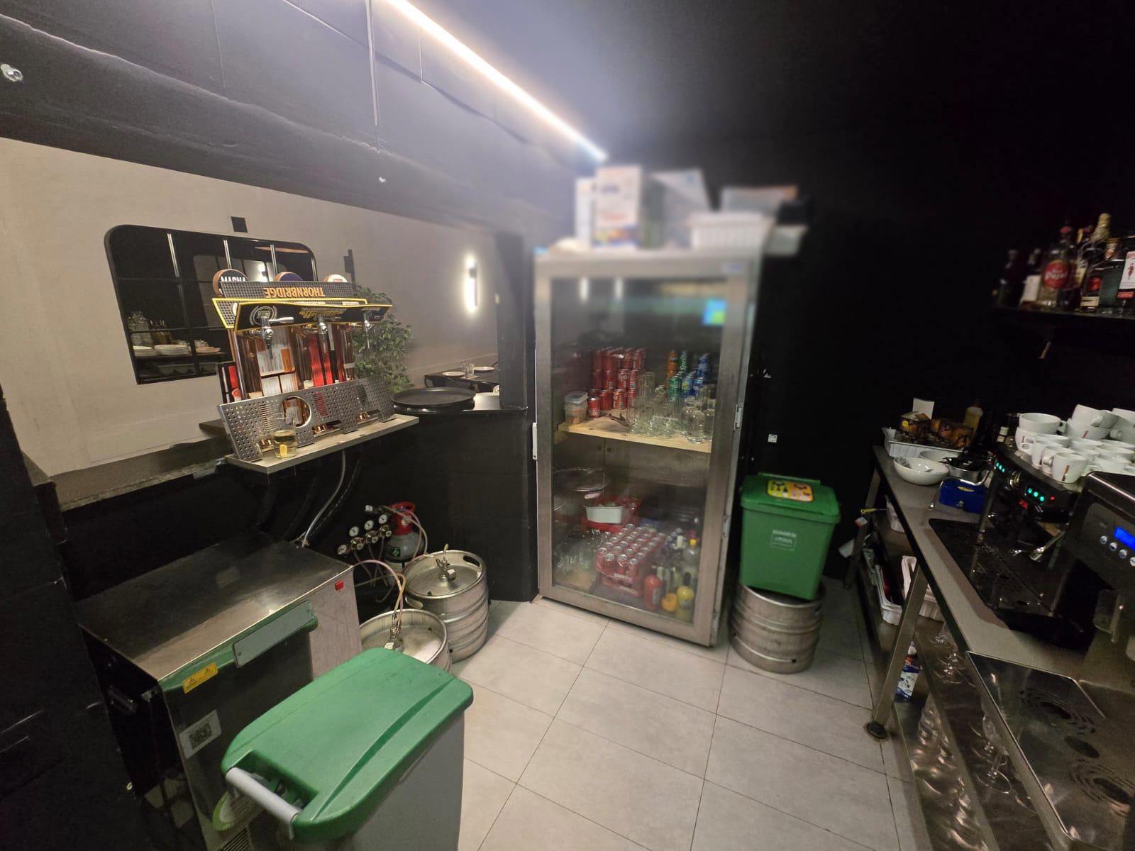 Beautiful restaurant for lease transfer with a C3-Mixed license in Eixample. - Foto 12