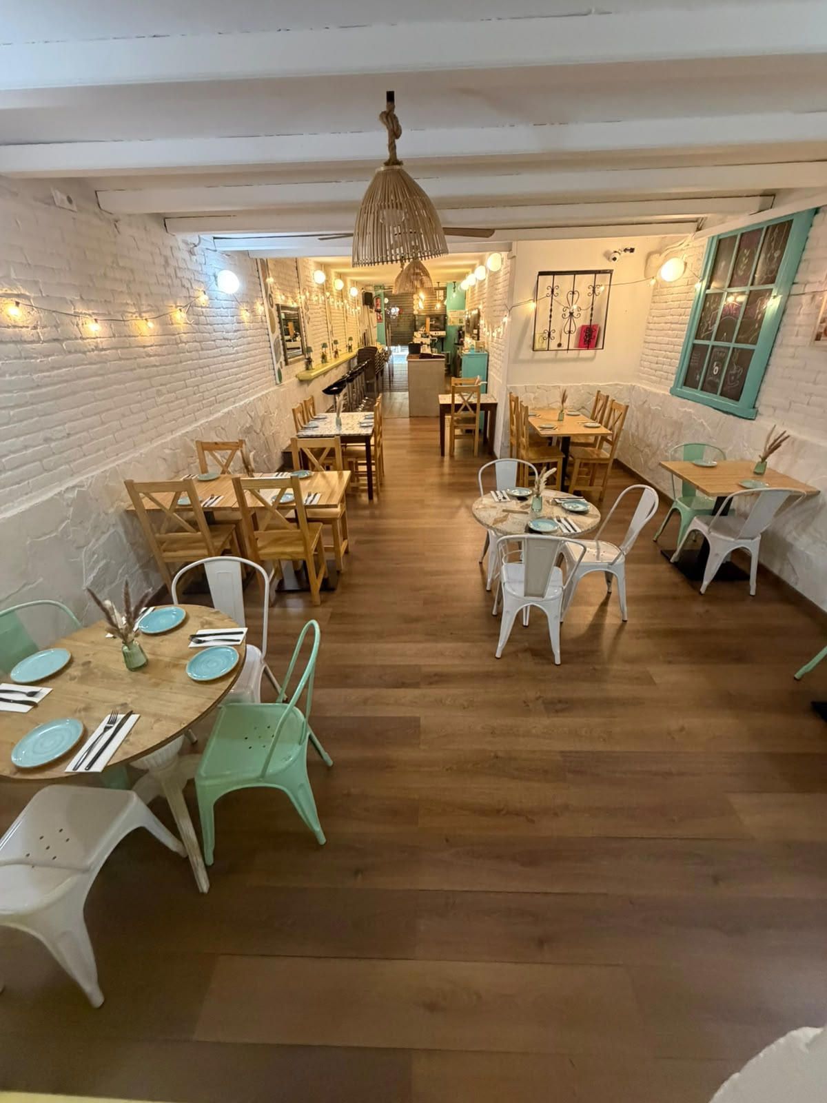 Acogedor Restaurante en traspaso con Licencia C3 Mixta en Sant Antoni. - Foto 8