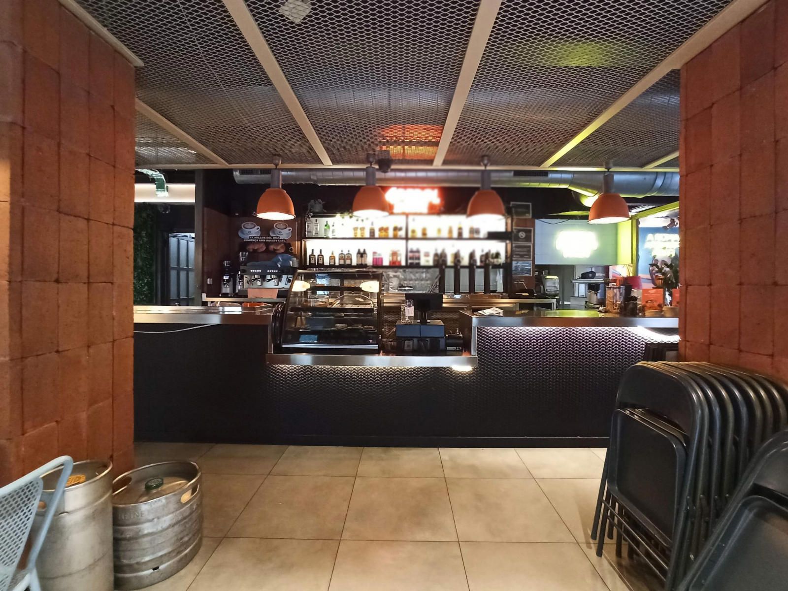 Traspaso Restaurante C3 Mixta en Les Corts – Gran Terraza y Ubicación Premium - Foto 2