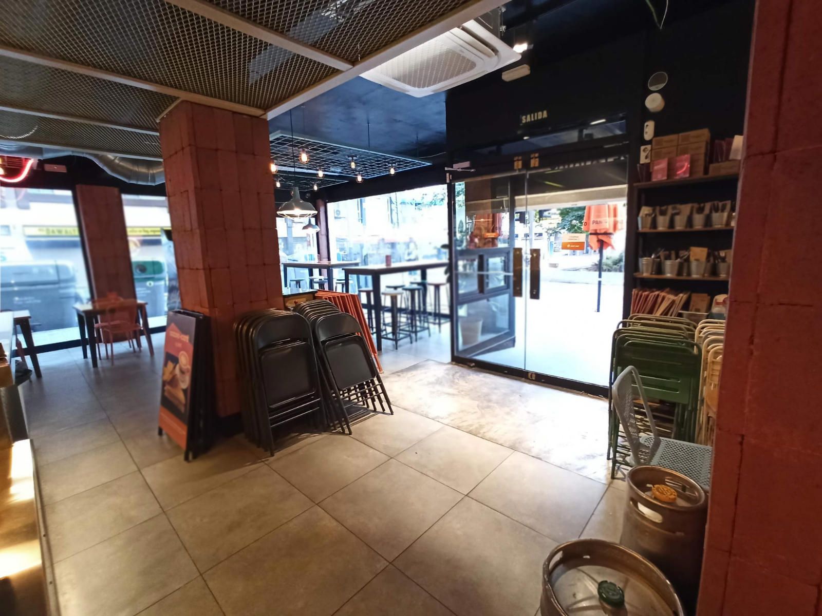 Traspaso Restaurante C3 Mixta en Les Corts – Gran Terraza y Ubicación Premium - Foto 5
