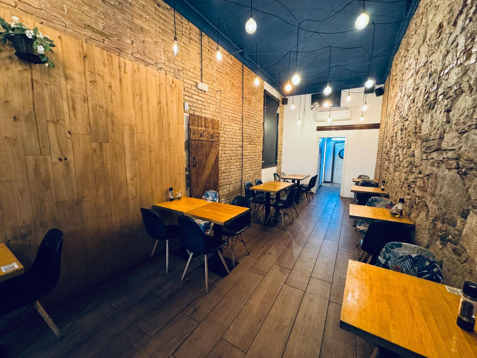 Traspaso de  Brunch con licencia  Restaurant-bar amb cuina SIN Salida de humos - Dreta de l’Eixample - Foto 6