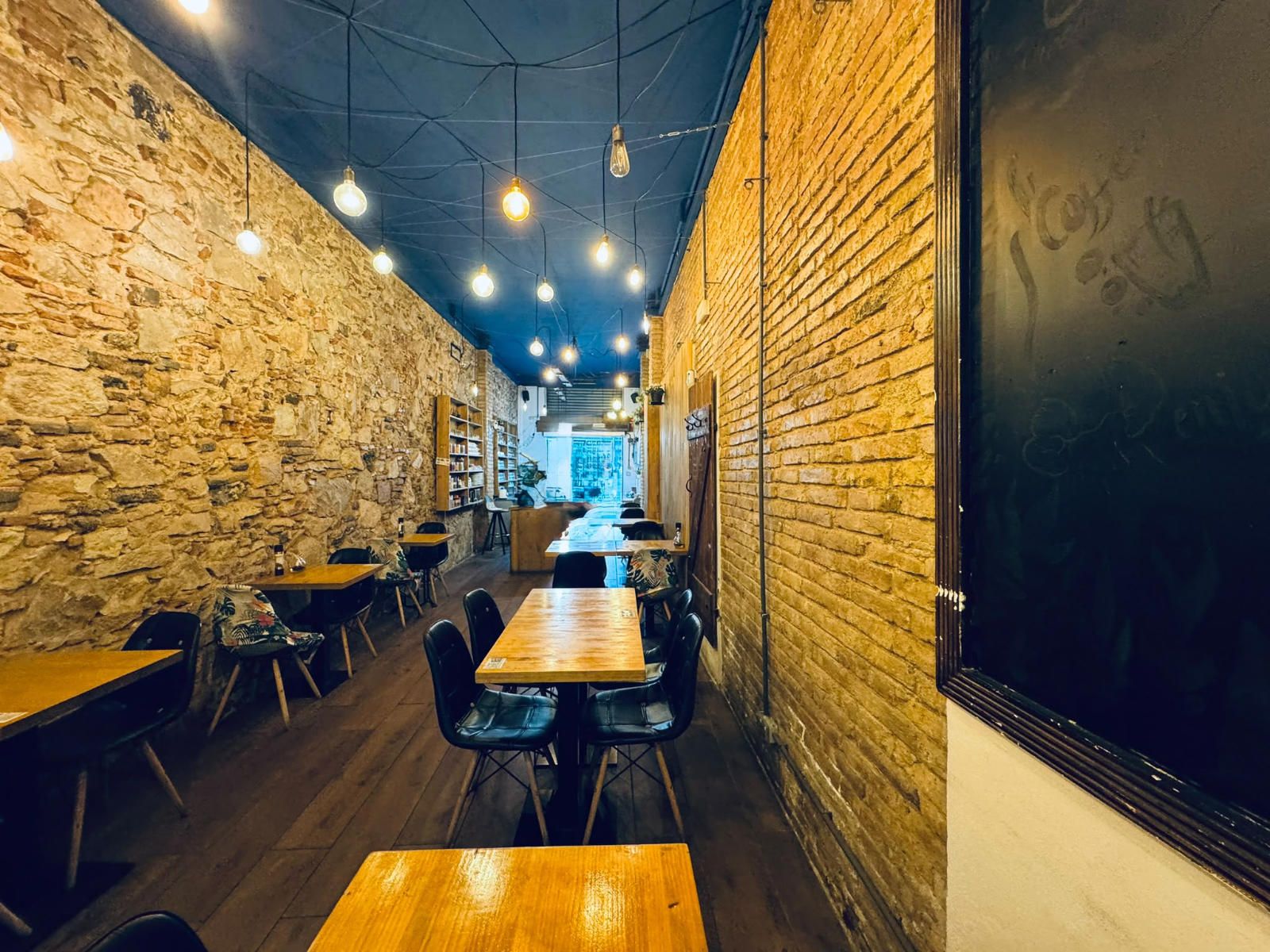 Traspaso de  Brunch con licencia  Restaurant-bar amb cuina SIN Salida de humos - Dreta de l’Eixample - Foto 4