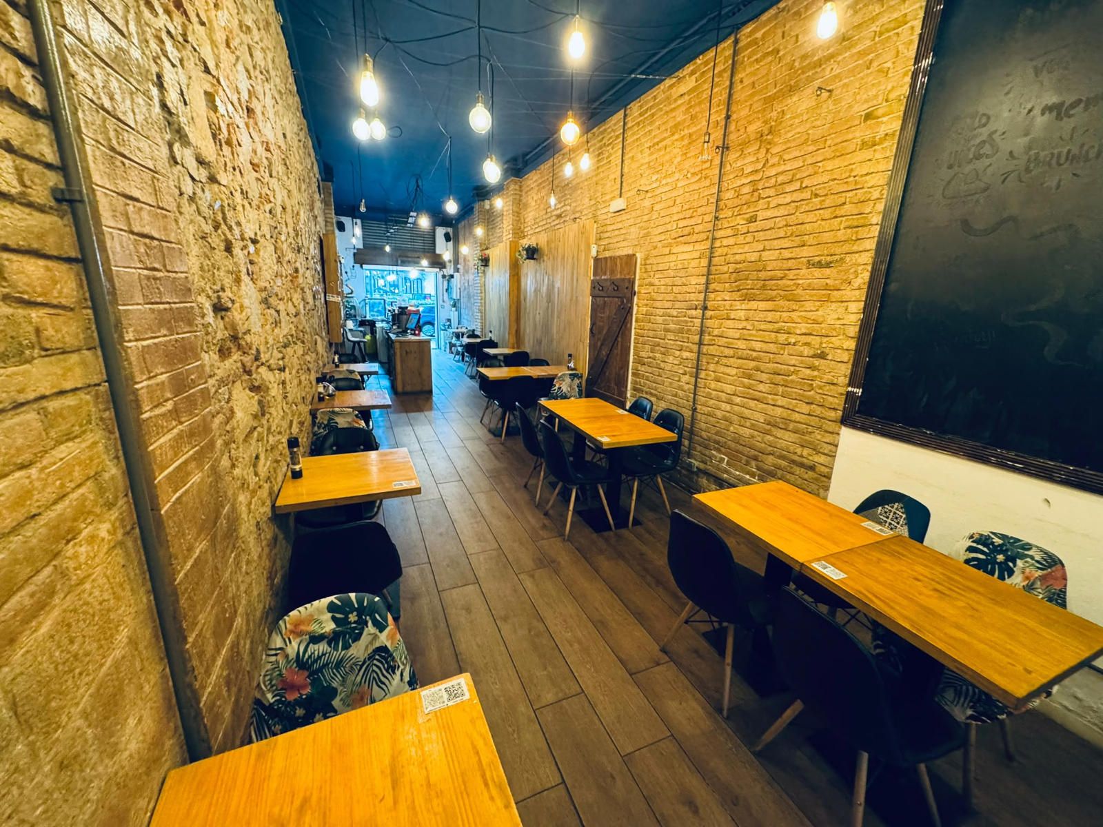 Traspaso de  Brunch con licencia  Restaurant-bar amb cuina SIN Salida de humos - Dreta de l’Eixample - Foto 3