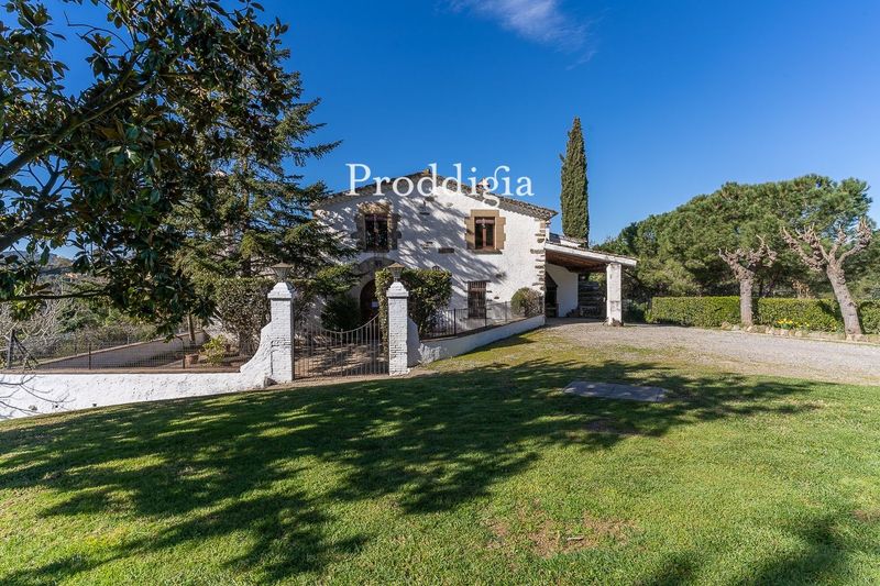 Espectacular Masía del siglo XV totalmente reformada en Sant Cugat en