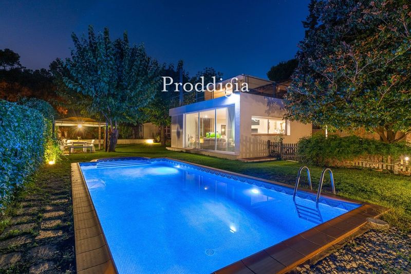 Espectacular casa unifamiliar amb piscina a Valldoreix