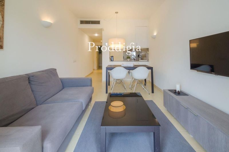 Magnificent 3 bedroom apartment with swimming pool next to Paseo de Gracia