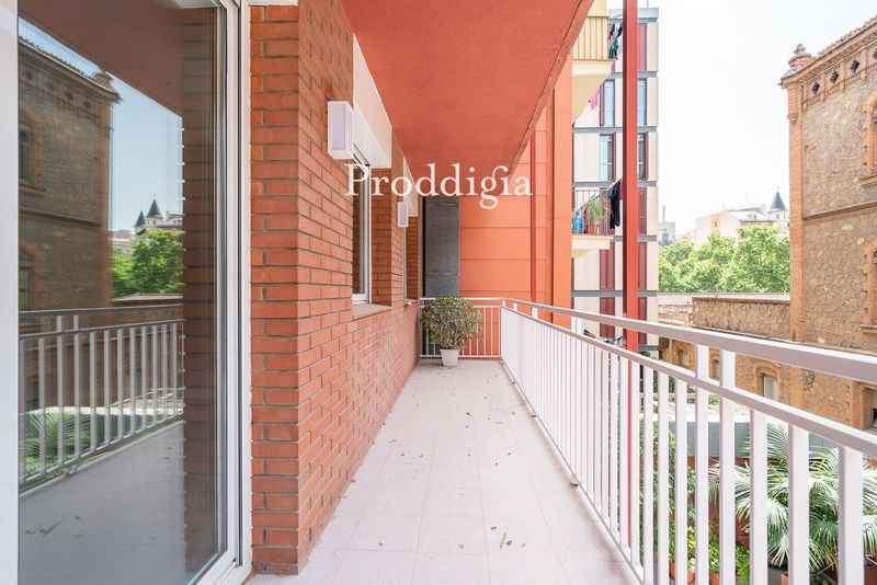 Precioso piso recién reformado de 3 dormitorios en Aragón/Paseo San Juan