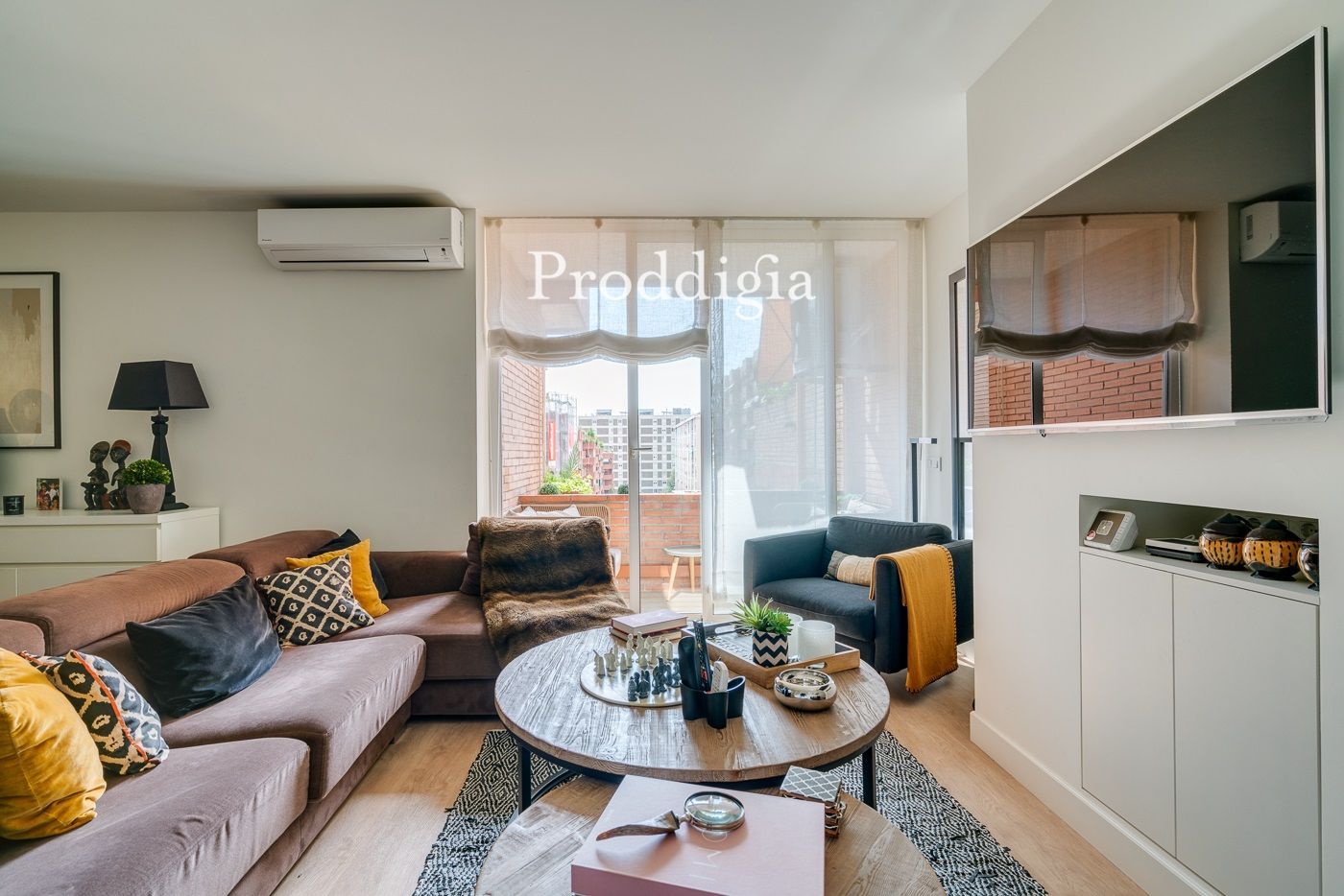 Beautiful renovated 5-bedroom apartment in Francesc Carbonell