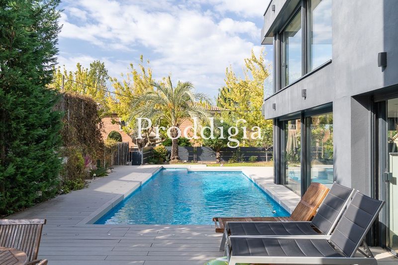 Espectacular casa de diseño con piscina en Mirasol