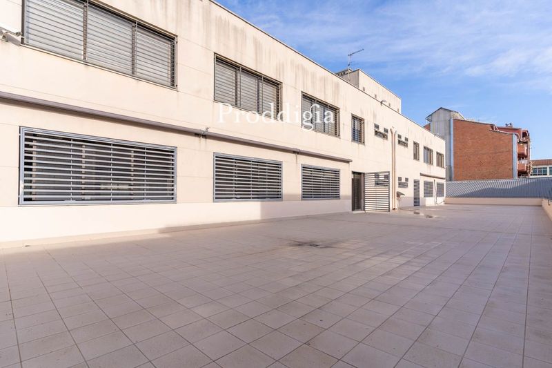 ¡Oportunidad! Amplias y bonitas oficinas con terraza en Sant Cugat