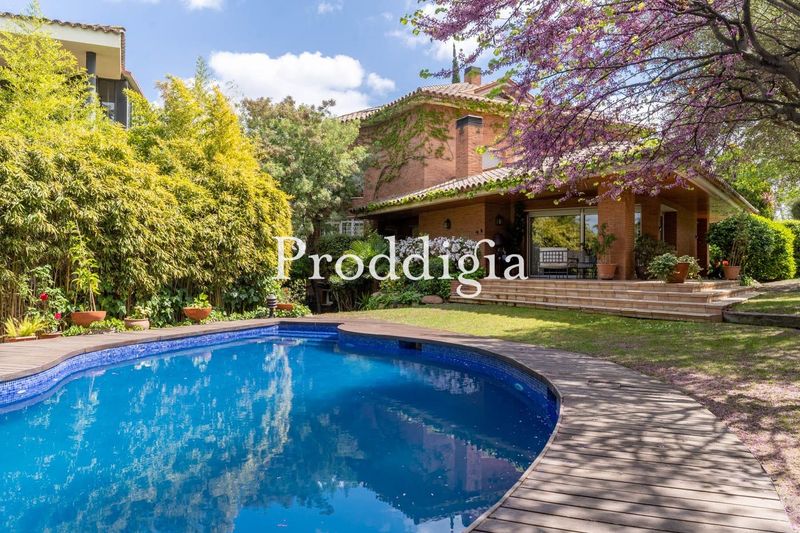 VISITA VIRTUAL DISPONIBLE. Impresionante casa en zona Arxiu