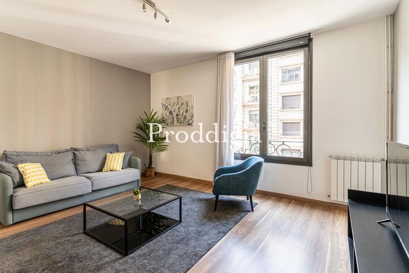 Exclusivos apartamentos en calle Balmes. Aquiler temporal