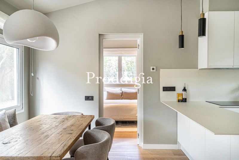 Encantadora villa renovada con piscina y espacio chill out en Valldoreix