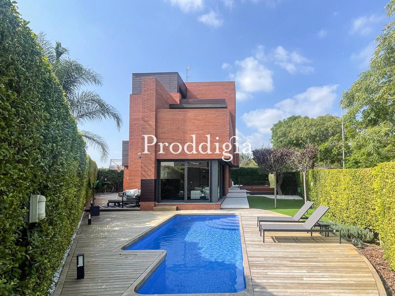 Exclusiva vivienda en Viladecans: lujo, comodidad y espacio en una ubicación privilegiada