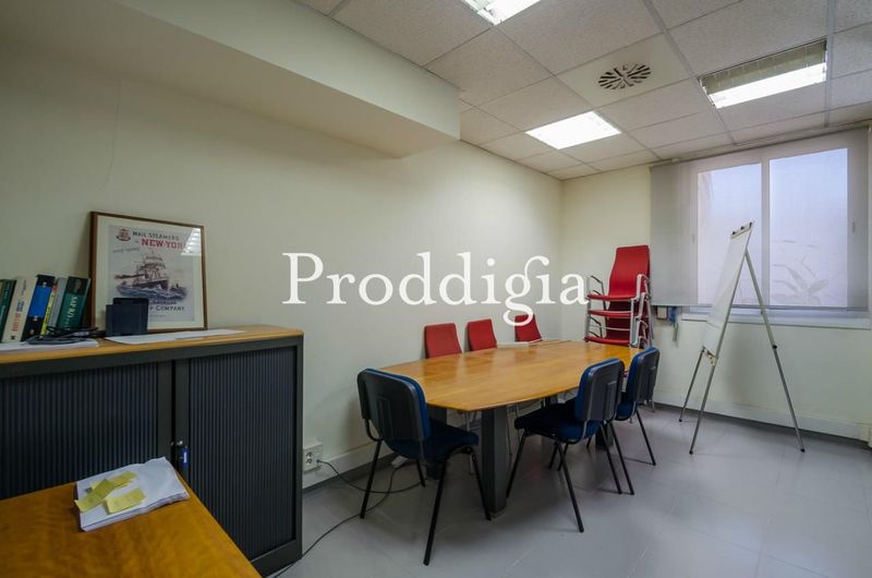 Oficinas en calle Entença de 210m2