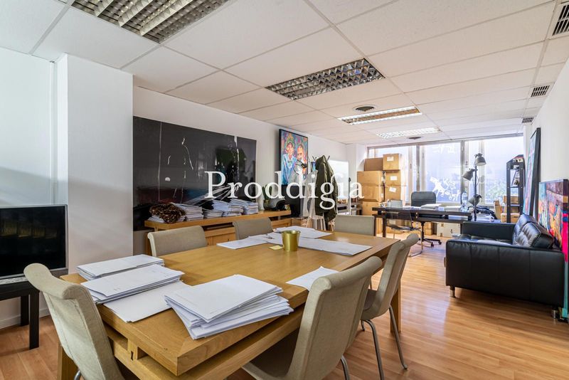 Oficina de 130 m² en alquiler – amplia y perfectamente acondicionada