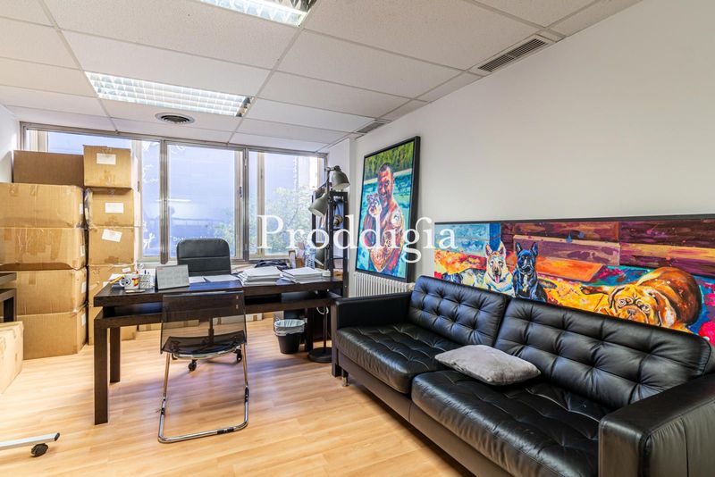 Oficina de 130 m² en alquiler – amplia y perfectamente acondicionada