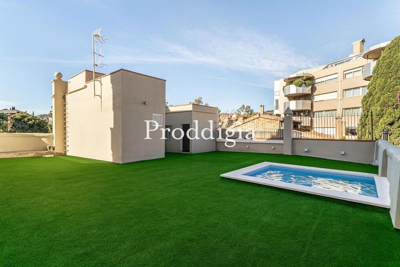 Ático dúplex con terraza y piscina en Sant Gervasi