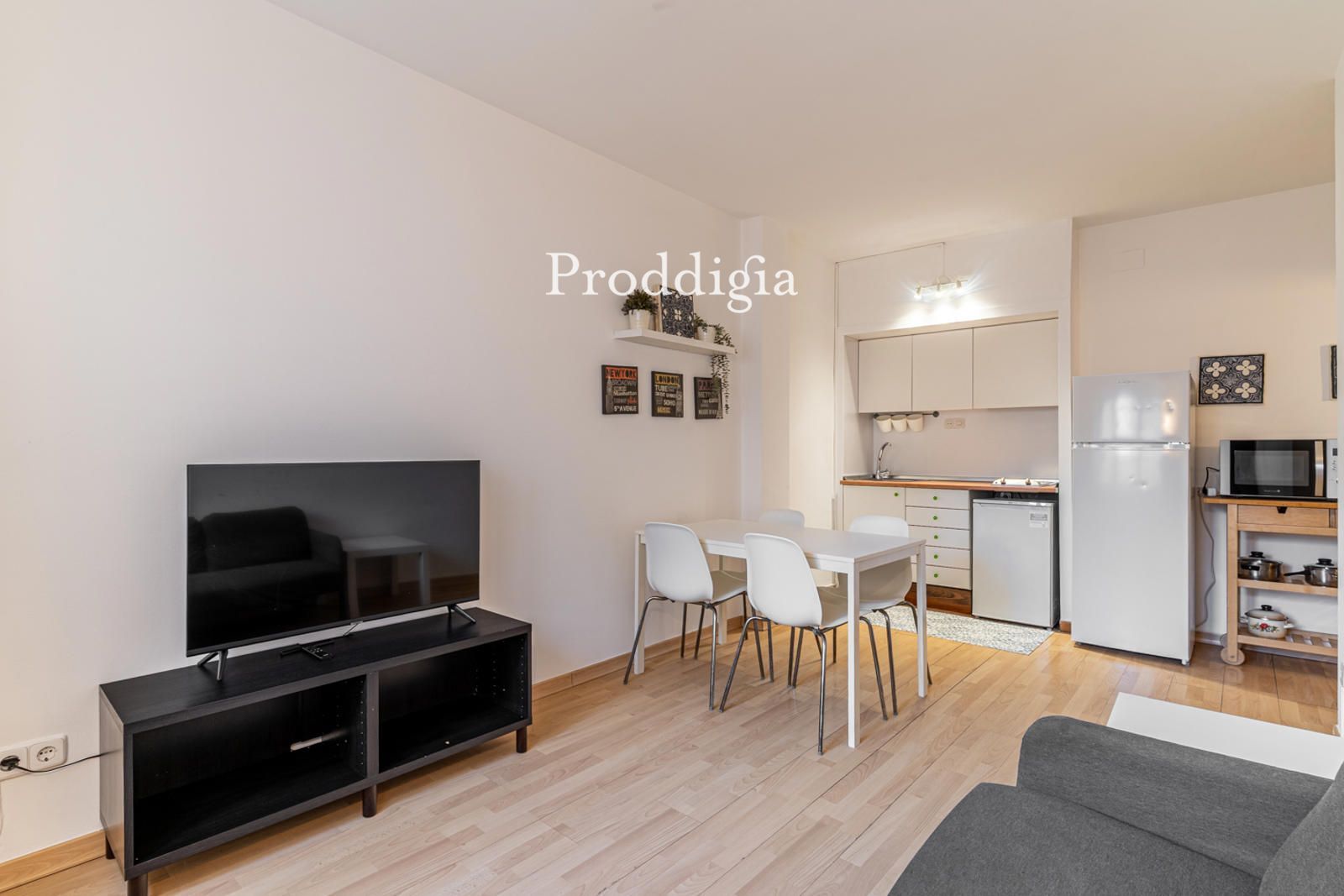 Penthouse for rent Barcelona. Ref: 16138. Proddigia