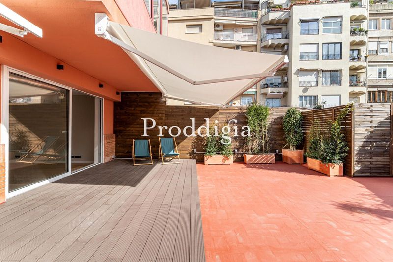 MARAVILLOSO piso familiar de 3 dormitorios y GRAN TERRAZA, con plaza de garaje en finca.