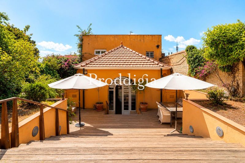 IMPRESIONANTE INMUEBLE CON JARDÍN DE 600M2 EN EL PUTXET