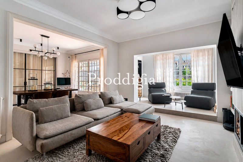 Vivienda de diseño con 4 habitaciones y terraza privada junto a Turó Park