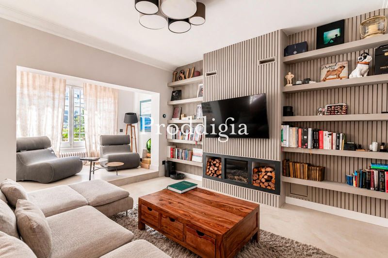 Vivienda de diseño con 4 habitaciones y terraza privada junto a Turó Park