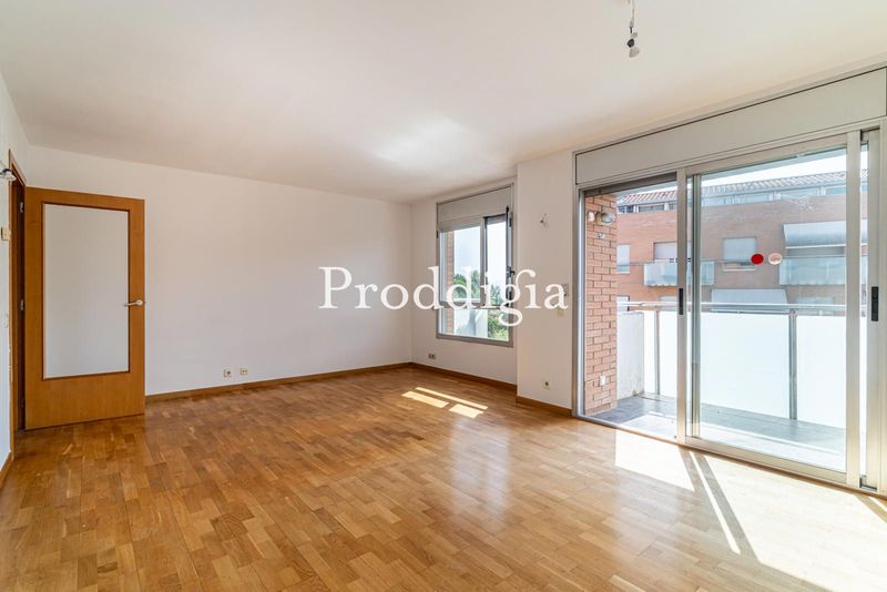 Piso ideal de 3h y 2 baños en Can Magí. con plaza de garaje y trastero