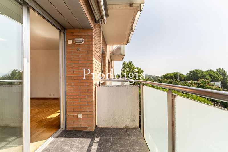Piso ideal de 3h y 2 baños en Can Magí. con plaza de garaje y trastero