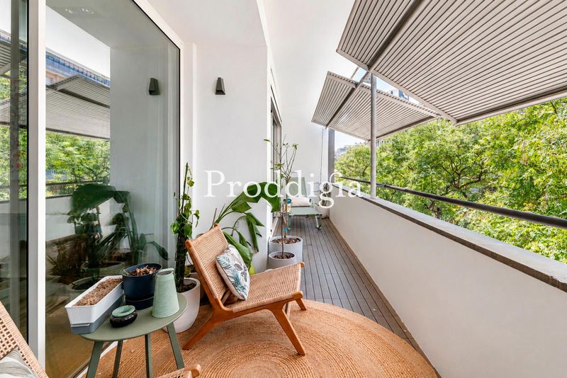 Exclusiva vivienda de 4 habitaciones, en finca señorial, completamente exterior.