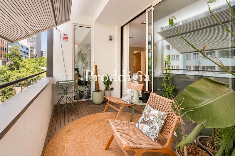 Exclusiva vivienda de 4 habitaciones, en finca señorial, completamente exterior.