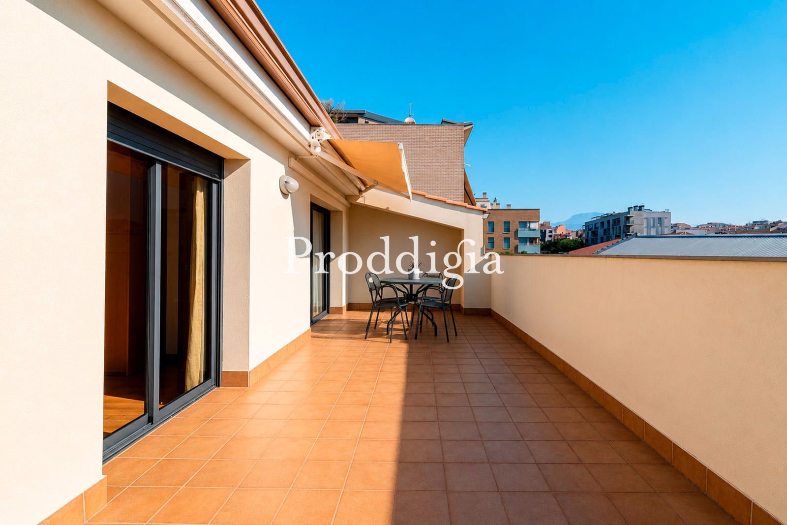 Preciosos ático dúplex de 4 habitaciones y dos plazas de garaje