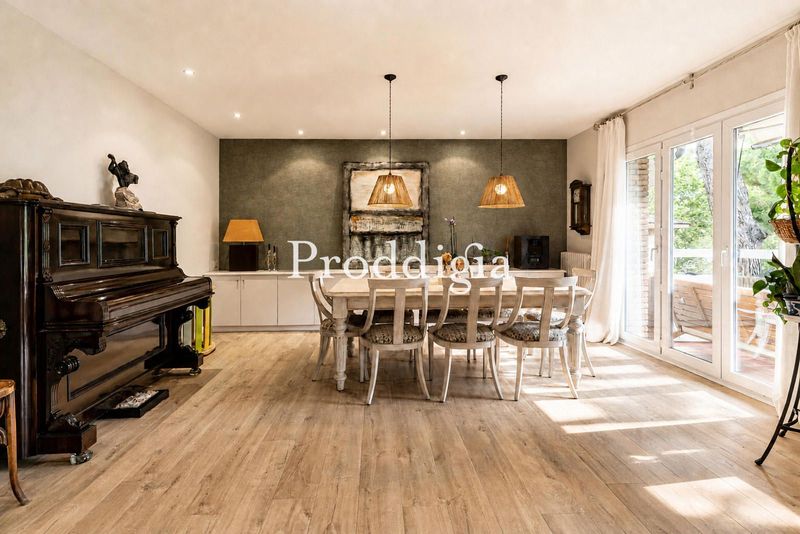 Espectacular ático duplex en Eixample de 250m