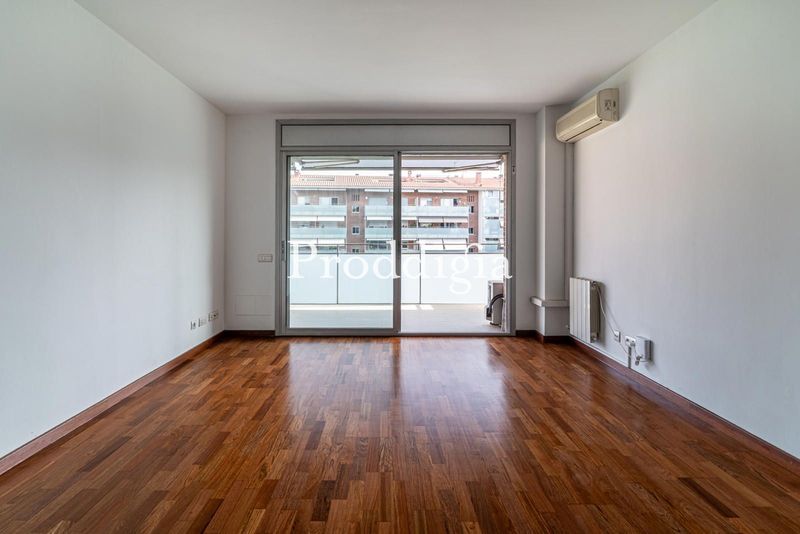 Piso de alquiler en Torreblanca de 4 habitaciones delante del colegio Europa