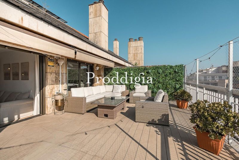 Ático exclusivo con terraza en la Dreta de l'Eixample