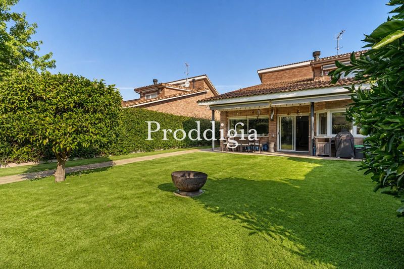 Casa con piscina en Mirasol