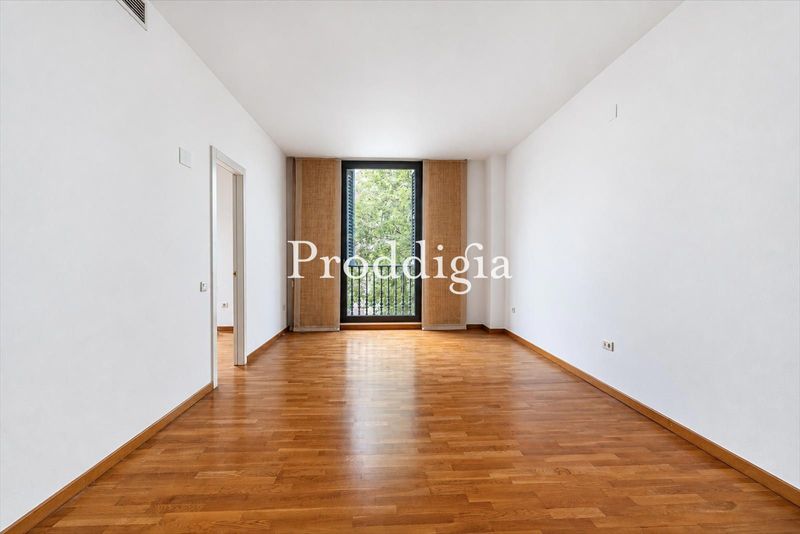 ÚNICO PISO EN VENTA AL LADO DE PASEO DE GRACIA