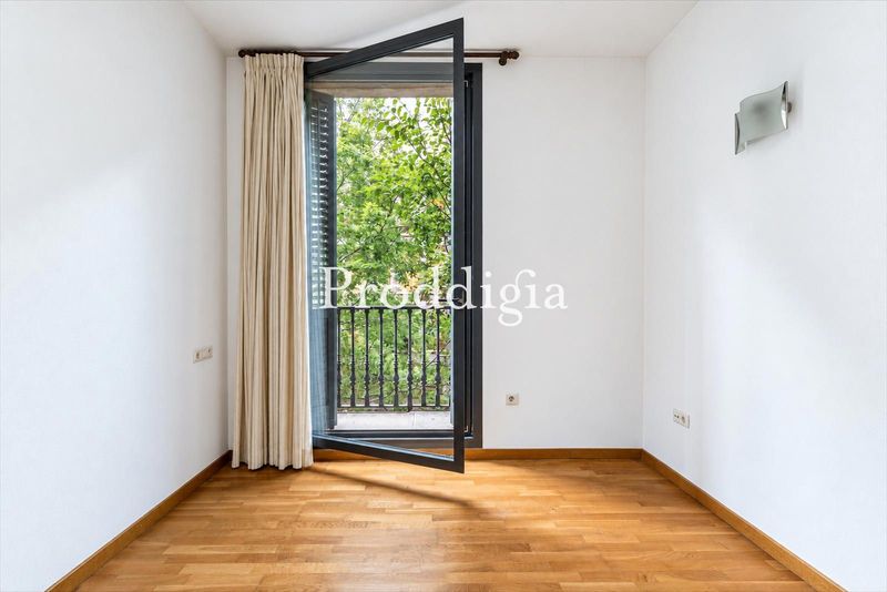 ÚNICO PISO EN VENTA AL LADO DE PASEO DE GRACIA