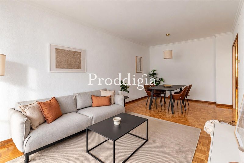 Preciosa 7a planta con balcón y parking y trastero en Sant Antoni