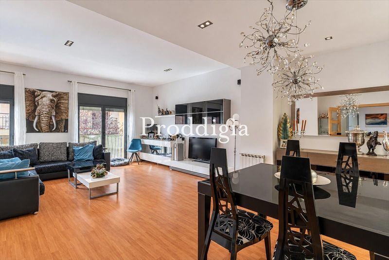 Impresionante piso de 5 habitaciones en el centro de Sant Cugat