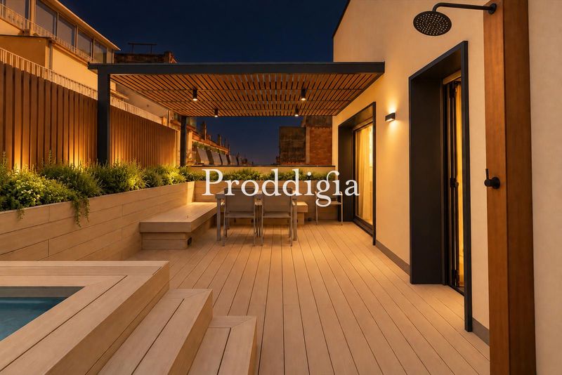 Precioso ÁTICO con terraza y piscina privada, 2 plazas de parking y trastero.
