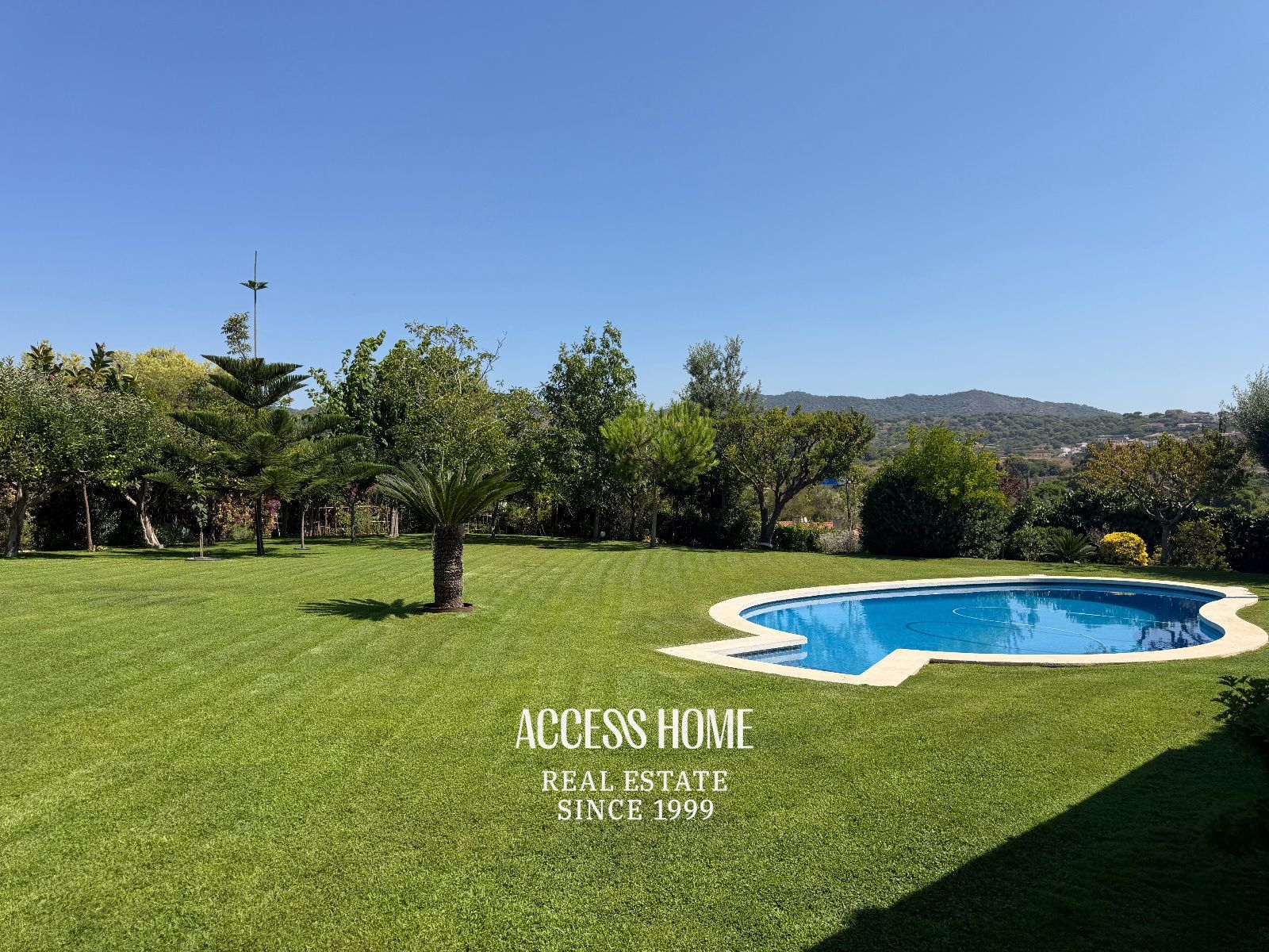 Casa a tres vientos con jardín y piscina privada cerca del centro de Alella - Foto 3