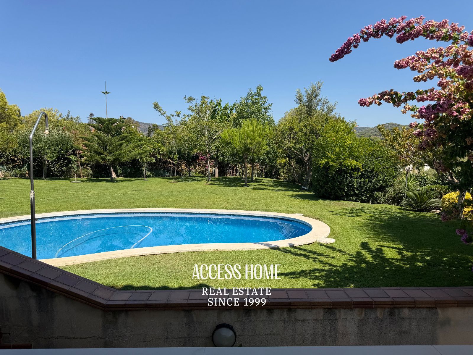 Casa a tres vientos con jardín y piscina privada cerca del centro de Alella - Foto 14