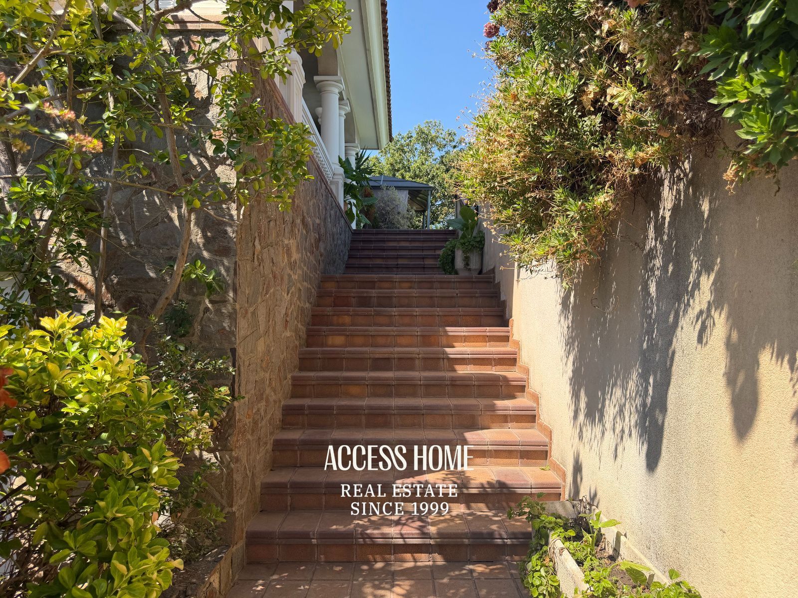 Casa a tres vientos con jardín y piscina privada cerca del centro de Alella - Foto 16
