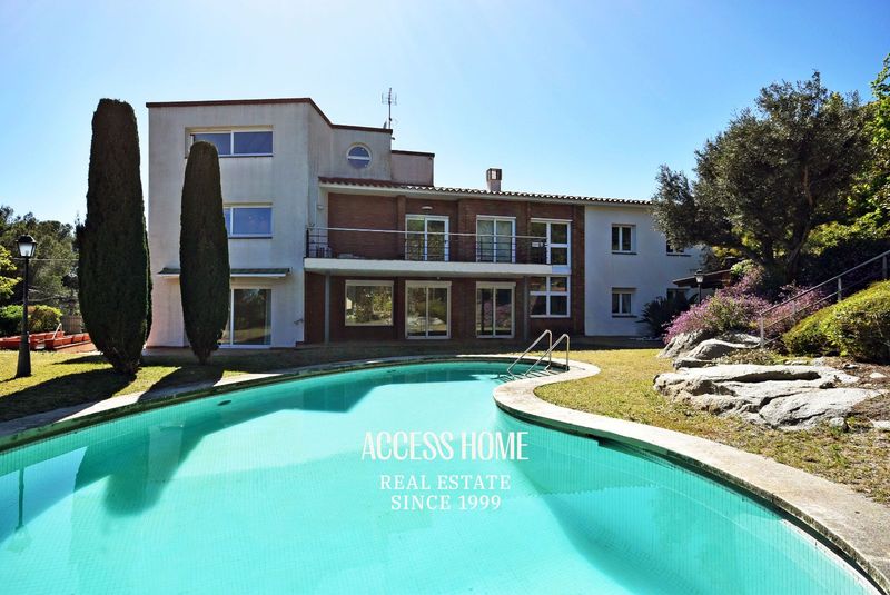 Chalet Independiente en venta Premià de Dalt, Barcelona. Ref: 4250. Access Home 