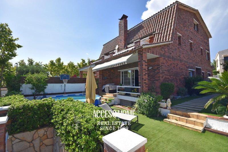 Casa en venta Tiana, Barcelona. Ref: 4252. Access Home 