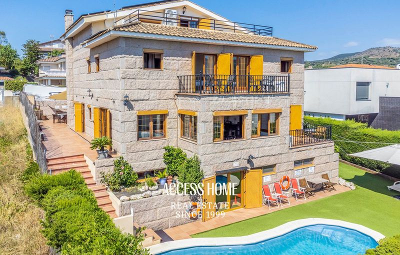 Chalet Independiente en venta Alella, Barcelona. Ref: 4275. Access Home 